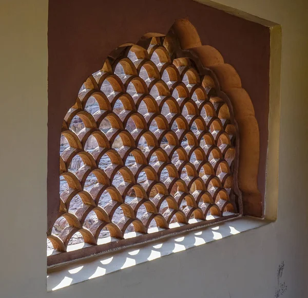 Desain Jendela Berukir Pada Contoh Arsitektur Potongan Batu India — Stok Foto