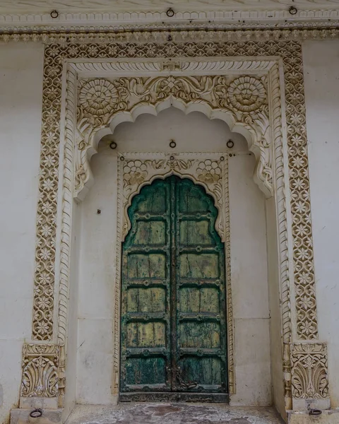 Porta Madeira Verde Palácio Antigo Jodhpur Índia — Fotografia de Stock