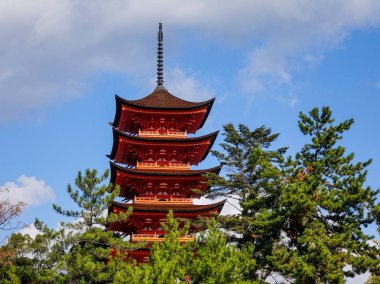 Geleneksel dini mimari, çan kulesi ahşap tapınağın Japonya.