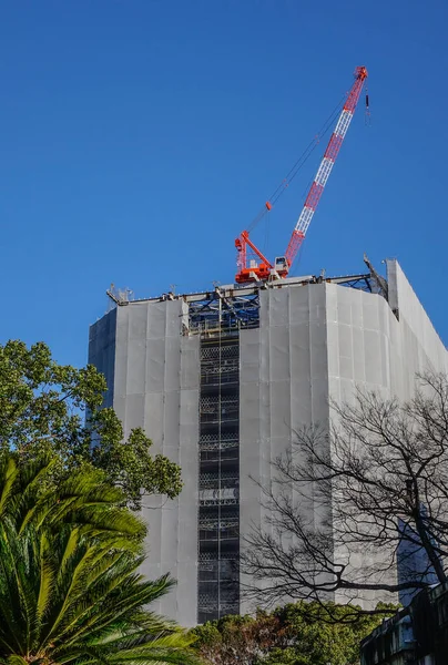 Construcción Grúas Obra Con Cubierta Para Seguridad Hiroshima Japón — Foto de Stock