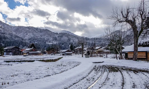 역사적인 마을의 시라카와고 겨울에서 시라카와고 유네스코 하나입니다 — 스톡 사진