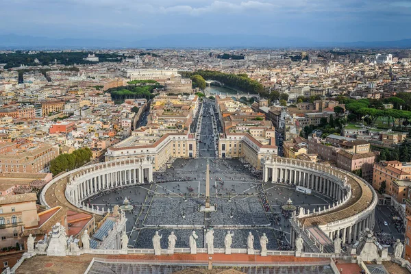 Вид Площадь Святого Петра Piazza San Pietro Рим Купола Собора — стоковое фото