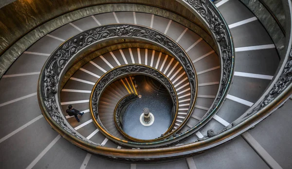 바티칸 2018 바티칸 박물관에서 브라만테 계단입니다 계단은 바티칸과 로마의 유명한 — 스톡 사진