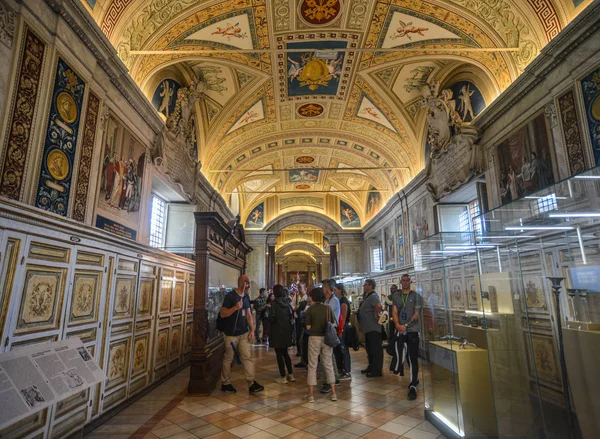 Vaticano Ottobre 2018 Gente Visita Musei Vaticani Nel Museo Mostra — Foto Stock
