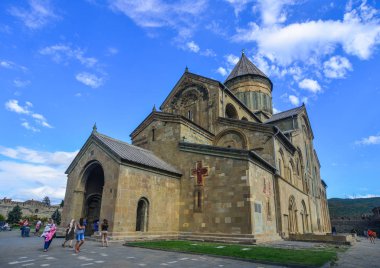 Mtsheta, Gürcistan - Eylül 26, 2018. Mtsheta, Gürcistan Svetitskhoveli Katedrali. Gürcistan'da ikinci büyük kilise bina bir Ortodoks Katedrali olduğunu.