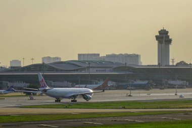 Saigon, Vietnam - 6 Ocak 2019. Tan Son Nhat Havaalanı (Sgn) Saigon (Ho Chi Minh City), Vietnam, Çin Havayolları Taksilemek, Airbus A330-300 uçak.
