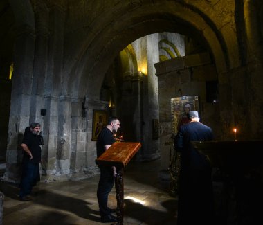 Mtsheta, Gürcistan - Eylül 26, 2018. İç Mtsheta, Gürcistan'daki Svetitskhoveli Katedrali. Mevcut yapı içinde 1029 tamamlandı.