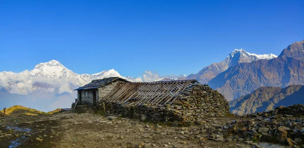 Hermosos Picos Nieve Cordillera Annapurna Nepal Annapurna Incluye Pico Más — Foto de Stock