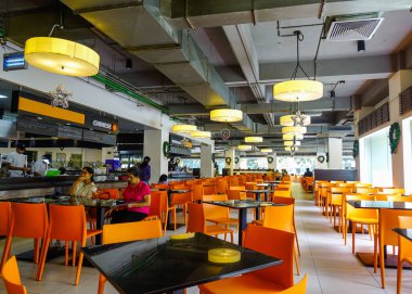 Kandy, Sri Lanka - 15 Aralık 2018. Modern restoran Kandy, Sri Lanka iç. Kandy Colombo yaklaşık 3 saat uzaklıktadır. Onun ikinci büyük kenti Sri Lanka
