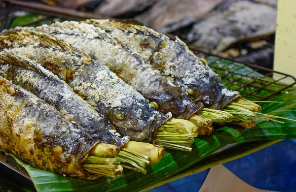 Grilované Ryby Ohni Pouliční Trh Bangkoku Thajsko — Stock fotografie