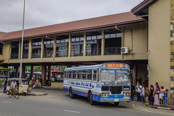 Galle Sri Lanka Diciembre 2018 Personas Vehículos Estación Principal Autobuses — Foto de Stock