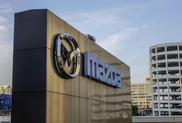 Bangkok Thailand Dec 2018 Mazda Bil Företagslogotyp Framför Återförsäljaravtalet Byggnad — Stockfoto