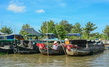 Mekong Delta, Vietnam - 2 Şubat 2016. Yüzen Pazar Mekong Delta, Vietnam için Nga Nam. NGA Nam Güney Vietnam birçok ünlü yüzen pazarlarda biridir.
