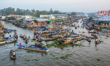 Mekong Delta, Vietnam - 2 Şubat 2016. Yüzen Pazar Mekong Delta, Vietnam için Nga Nam. NGA Nam Güney Vietnam birçok ünlü yüzen pazarlarda biridir.