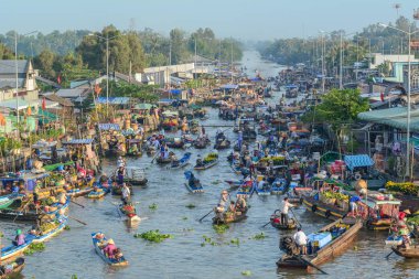 Mekong Delta, Vietnam - 2 Şubat 2016. Yüzen Pazar Mekong Delta, Vietnam için Nga Nam. NGA Nam Güney Vietnam birçok ünlü yüzen pazarlarda biridir.