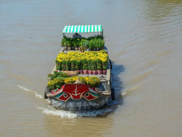 Cargo Boat Carrying Flowers River Mekong Delta Vietnam — Stock Photo, Image