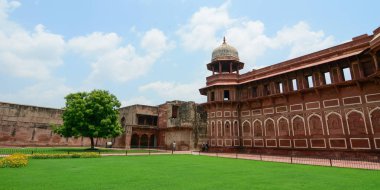 Agra, Hindistan bahçeli Agra Kalesi. Kalenin ana kadar 1638 Moğol hanedanı imparator köşkü oldu.