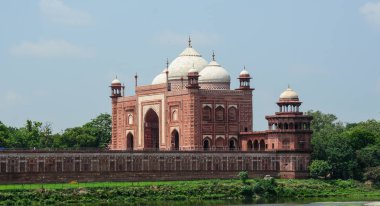 Kırmızı tuğla bina, Taj Mahal Agra, Hindistan.