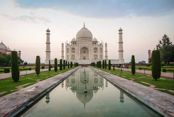 View Taj Mahal Sunset Agra India Taj Mahal Attracts Million — Stock Photo, Image