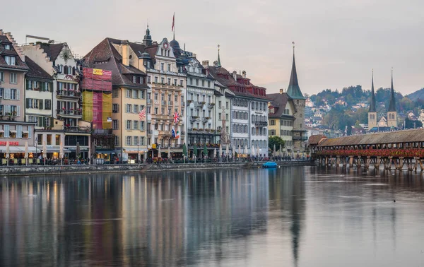 Lucerne Švýcarsko Října 2018 Názory Slavných Nábřežní Promenády Starého Města — Stock fotografie