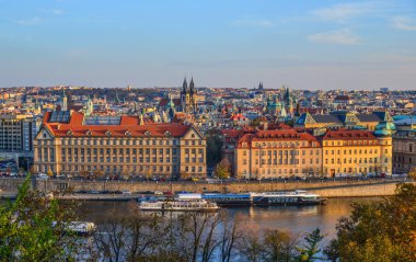 Prag, Çek - 26 Ekim 2018. Prague, Çek Cumhuriyeti Hava görünümünü. Prag 14 büyük Avrupa ve Bohemya tarihsel sermaye kentidir.