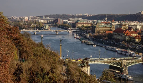 Praga Czeska Października 2018 Mosty Pragi Nad Rzeką Wełtawą Słoneczny — Zdjęcie stockowe