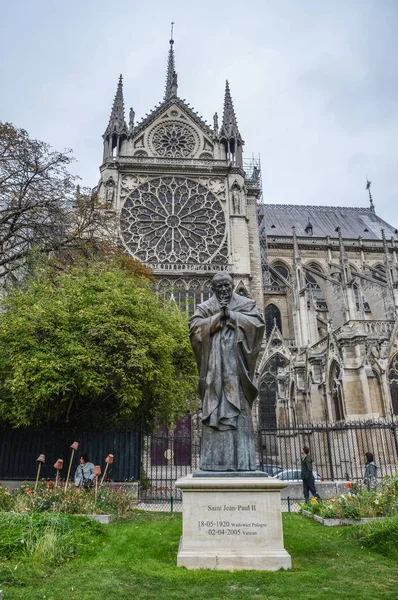 París Francia Oct 2018 Estatua San Juan Pablo Cerca Catedral —  Fotos de Stock