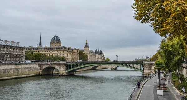 Paris França Outubro 2018 Rio Sena Com Pontes Antigas Paris — Fotografia de Stock