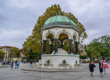 Istanbul, Türkiye - 28 Eylül 2018. Alman Çeşmesi, çardak eski Sultanahmet Meydanı, Sultanahmet Meydanı ' nda Istanbul kuzey ucunda çeşme tarz..