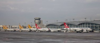 Istanbul, Türkiye - 30 Eylül 2018. Istanbul Sabiha Gökçen Airport (Saw adlı yerleştirme yolcu uçak).