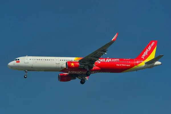 Saigão Vietnã Fevereiro 2019 Avião Airbus A321 Vietjet Air Aterrissando — Fotografia de Stock