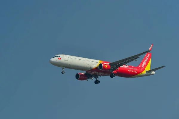 Saigón Vietnam Febrero 2019 Avión Airbus A321 Vietjet Air Aterrizando — Foto de Stock