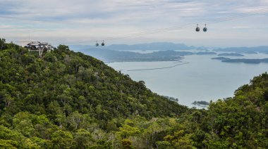 Langkawi Adası kablo araba ile Mountainscape. Gözlem güverteden görüntülemek.