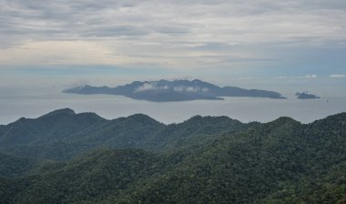 Langkawi Adası, Malezya Mountainscape. Langkawi, Malezya batı kıyısında 99 Adaları oluşan bir adalar olduğunu.