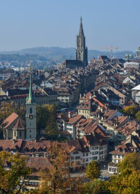 Bern, İsviçre Ortaçağ şehrin havadan görünümü. Bern tarihi eski şehir UNESCO Dünya Miras Listesi 1983 yılında oldu..