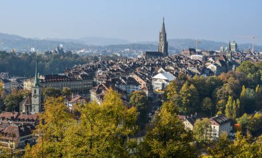 Bern, İsviçre Ortaçağ şehrin havadan görünümü. Bern tarihi eski şehir UNESCO Dünya Miras Listesi 1983 yılında oldu..