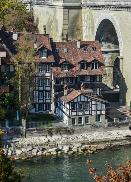瑞士伯尔尼 2018年10月22日 瑞士伯尔尼中世纪小镇的鸟图 历史悠久的伯尔尼老城于1983年成为联合国教科文组织世界遗产 — 图库照片