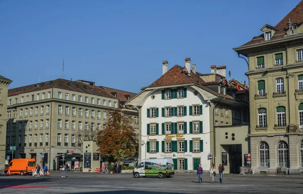 ベルン スイス 2018 ベルン スイスでダウンタウンの古い町並み ベルンは ブンデスシュタットとしてスイスによって参照されるスイス連邦共和国の事実上の首都 — ストック写真