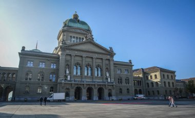 Bern, İsviçre - 22 Ekim 2018. Bern, İsviçre Parlamento Binası görünümünü. İsviçre hükümet ve Parlamento Merkezi bina (Bundeshaus) olduğunu.