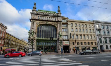 St. Petersburg, Rusya - 8 Ekim 2016. Şehir merkezinde St Petersburg, Rusya Federasyonu bulunan eski binalar. Saint Petersburg Rusya başkenti yapıldı..