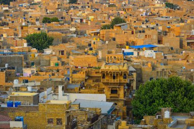 Jaisalmer, Hindistan - 8 Kasım 2017. Jaisalmer, Hindistan Hava görünümünü. Jaisalmer eski ortaçağ Ticaret Merkezi ve Rajasthan soylu bir durumda olduğunu.