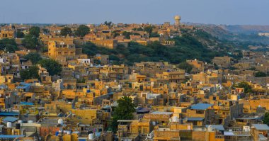 Jaisalmer, Hindistan - 8 Kasım 2017. Jaisalmer, Hindistan Hava görünümünü. Jaisalmer eski ortaçağ Ticaret Merkezi ve Rajasthan soylu bir durumda olduğunu.