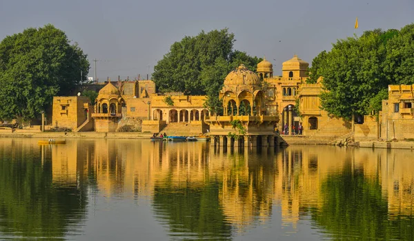 Jaisalmer India Noviembre 2017 Vista Del Lago Gadsisar Con Antiguos —  Fotos de Stock