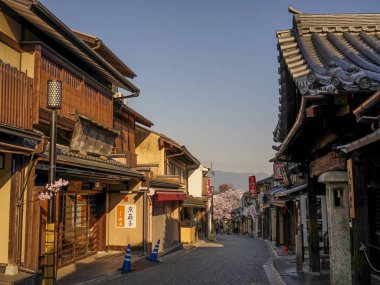 Kyoto, Japonya - 7 Nisan 2014. Old Town Kyoto, Japonya. Kyoto Japonya imparatorluk başkenti bin yıldan uzun bir süre oldu..