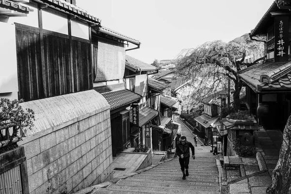 Kjóto Japonsko Duben 2014 Lidí Kteří Jdou Starém Městě Kjótu — Stock fotografie