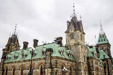 Parlamento binaları Ottawa, Kanada. Tarihi, neo-Gotik binalar görkemli Ottawa nehre bakan bir tepe üzerinde dik dur.