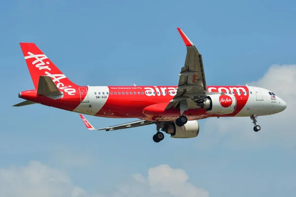 Kuala Lumpur Malasia Mayo 2018 Avión Airbus A320 Airasia Aterrizando — Foto de Stock