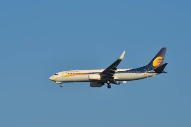 Bangkok, Tayland - 21 Nisan 2018. Jet Airways Bangkok Suvarnabhumi Airport (Bkk adlı iniş bir Boeing 737-800 uçağı)