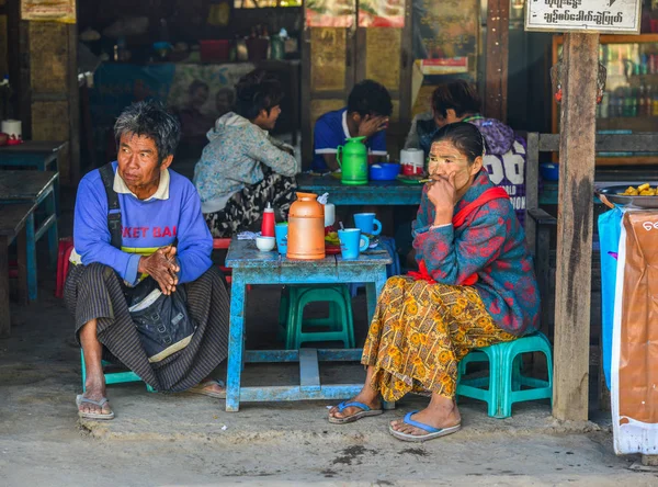 Yangon Myanmar Feb 2017 People Drink Coffee Street Yangon Myanmar — Stock Photo, Image