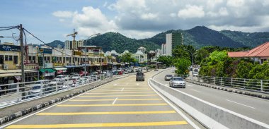 Penang, Malezya - 21 Ağustos 2014. Penang, Malezya karayolu. Penang Malezya içinde yabancı yatırımcılar için en iyi yer olduğunu.